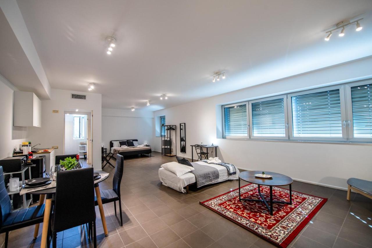 350 M Dalla Stazione L Parcheggio Free L Nova Loft Apartment Parma Ngoại thất bức ảnh