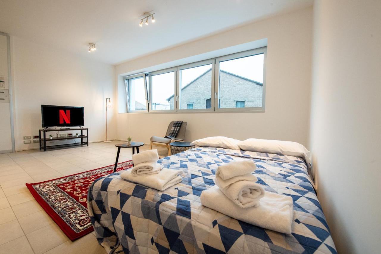 350 M Dalla Stazione L Parcheggio Free L Nova Loft Apartment Parma Ngoại thất bức ảnh